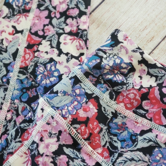 Free People Breaking All the Rules Floral Legging - Picture 2 of 3